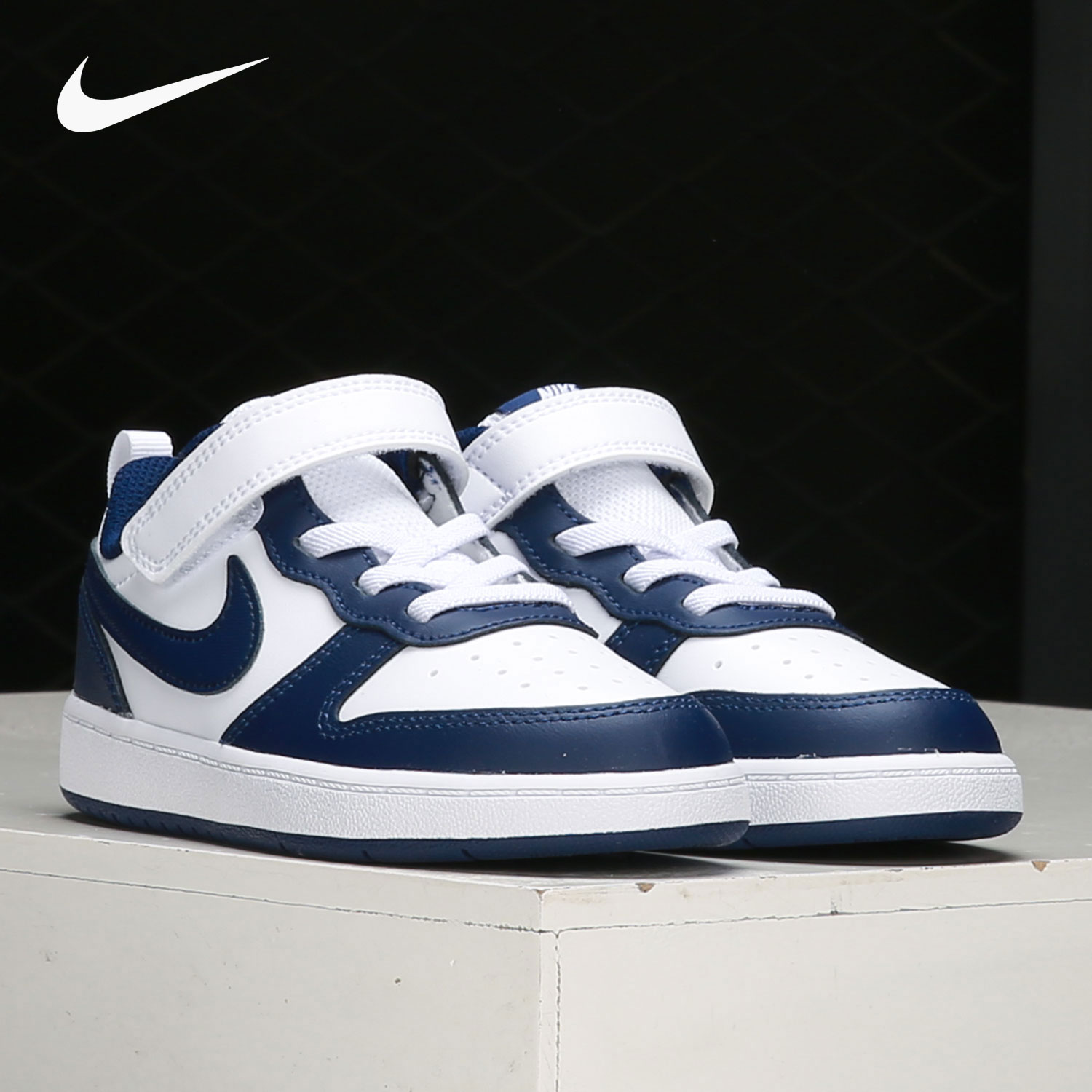 耐克魔术贴减震高帮运动风休闲鞋