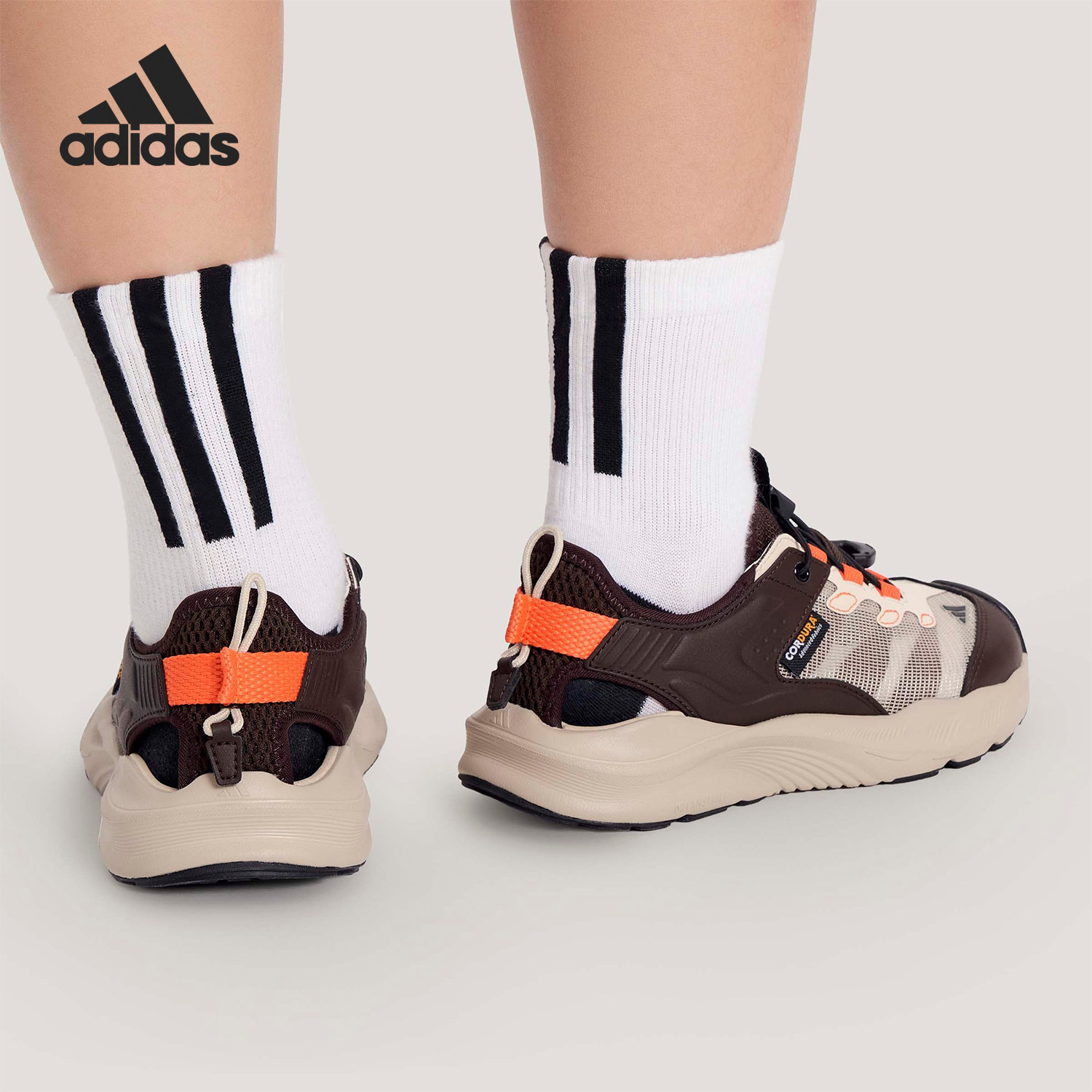 Adidas/阿迪达斯官方正品AEROFIN新款儿童米白棕色轻柔凉鞋KI8905