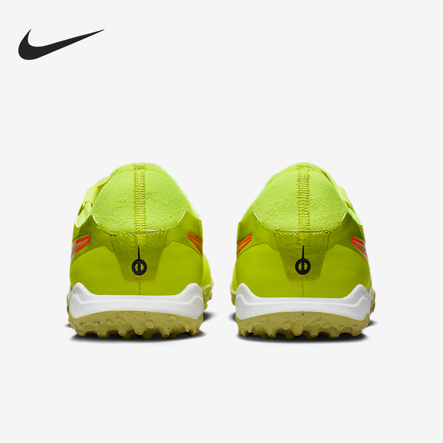 耐克男士轻盈缓震运动足球鞋