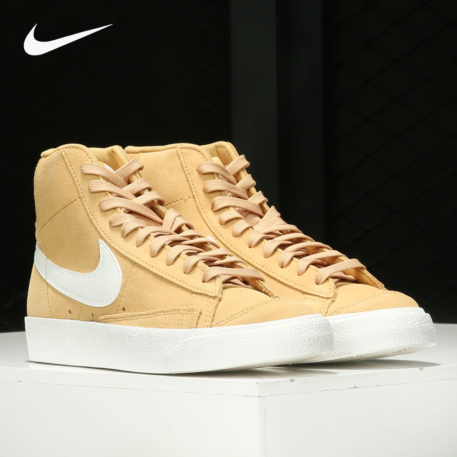 Nike/耐克正品BLAZER MID '77 女子运动休闲板鞋翻毛皮DB5461-701