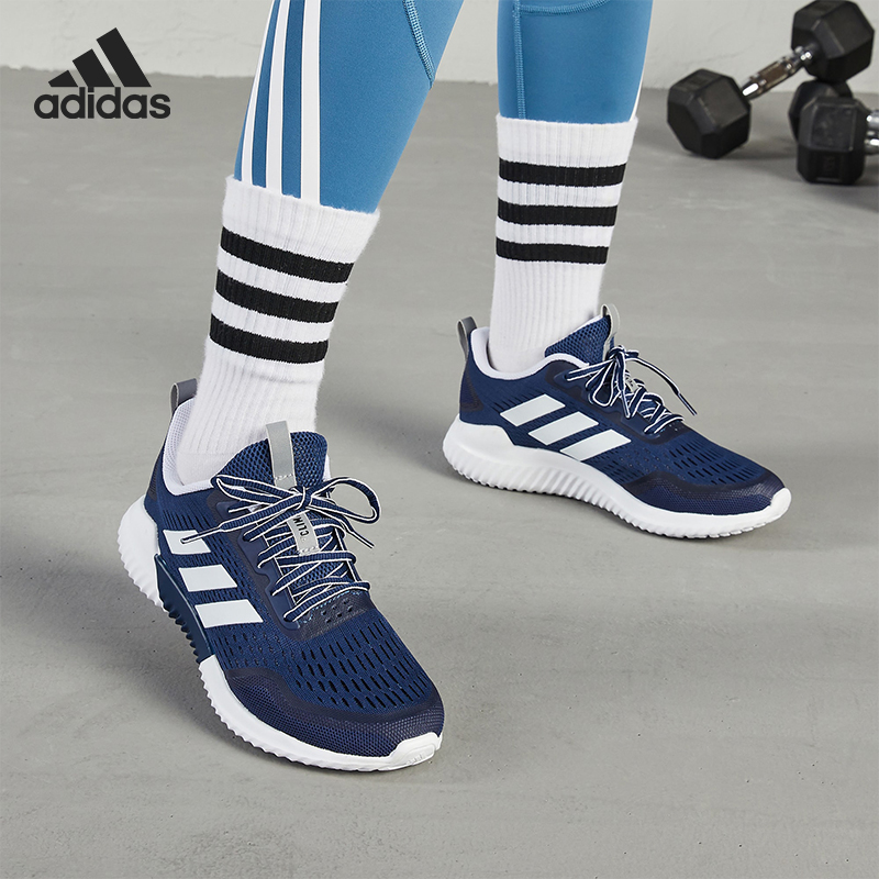阿迪达斯男女运动跑步鞋