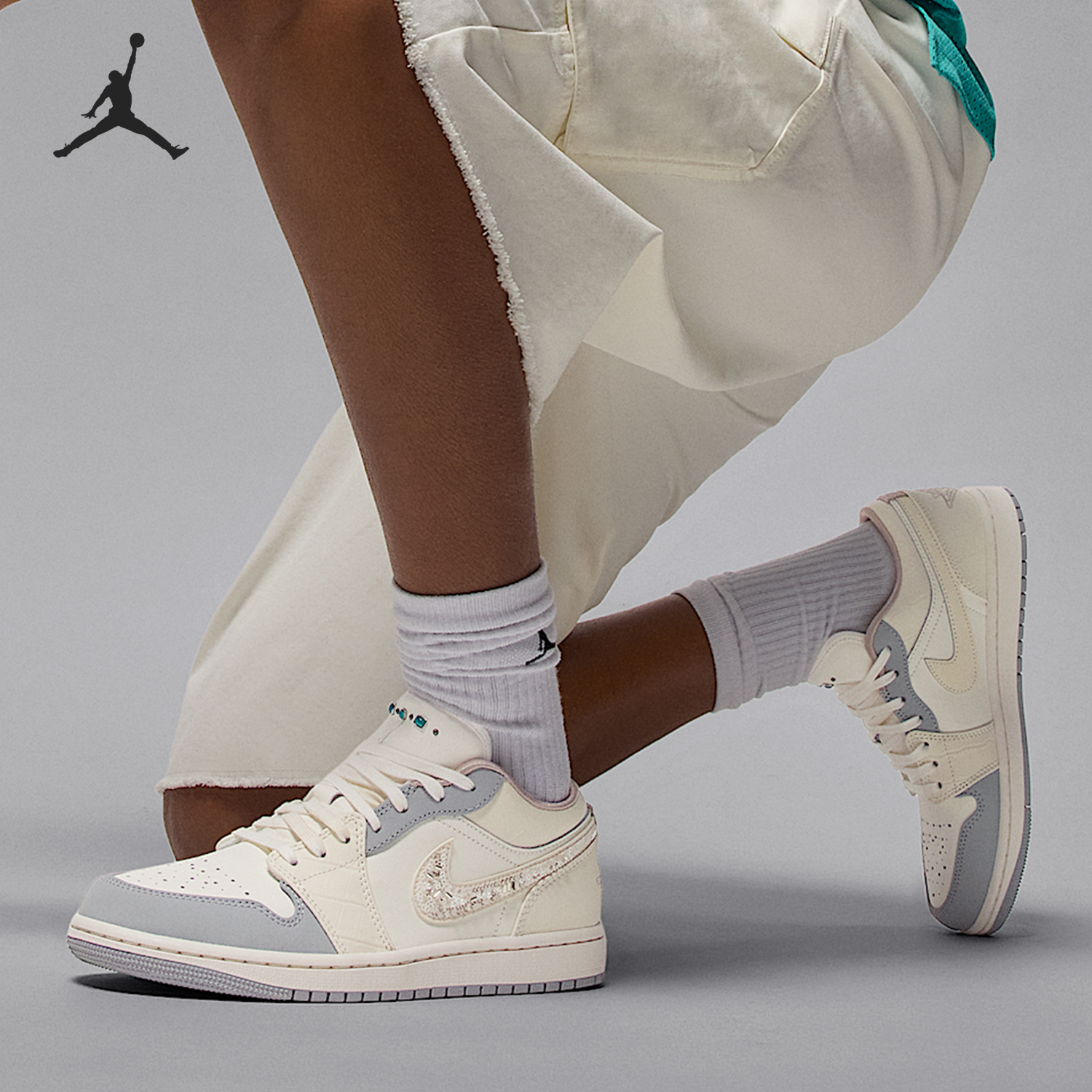 Nike/耐克正品Air Jordan 1 Low女士时尚耐磨运动鞋IH7323-100
