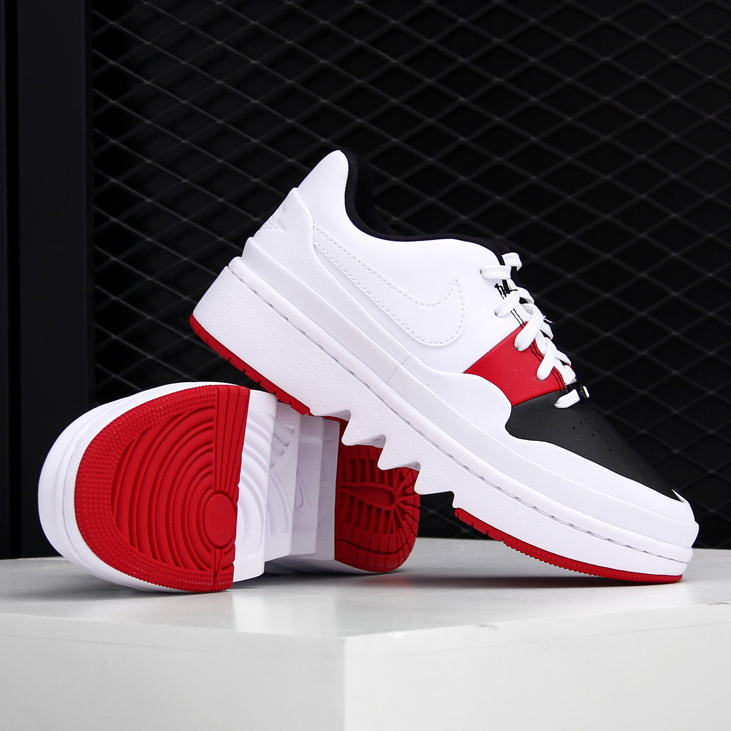 Nike/耐克正品 AJ 1 JESTER XX LOW LACED 女子运动鞋CI7815-100