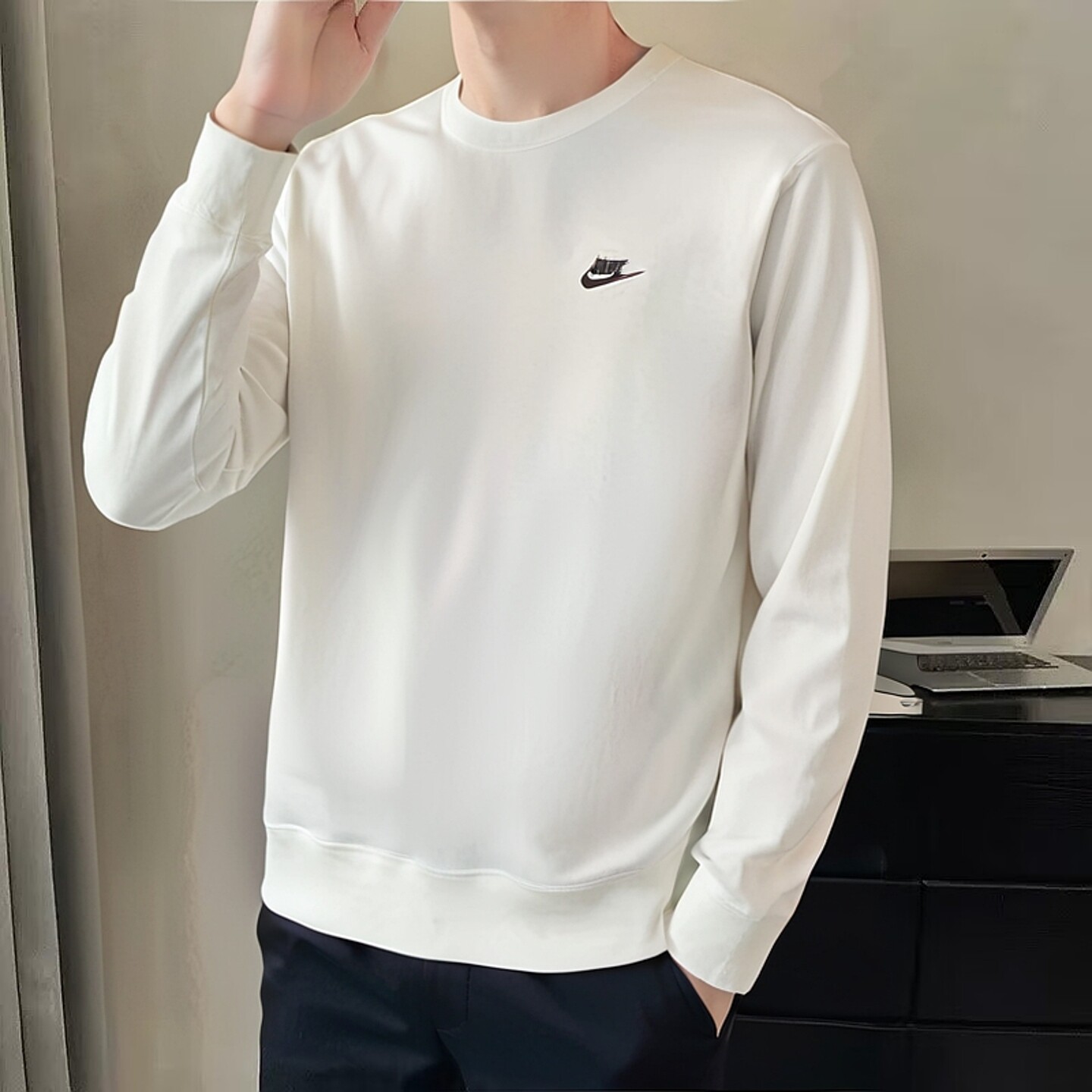 Nike耐克白色卫衣保暖圆领套头衫秋季新款男子上衣宽松外套运动服