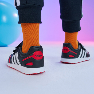 Adidas/阿迪达斯儿童休闲运动鞋