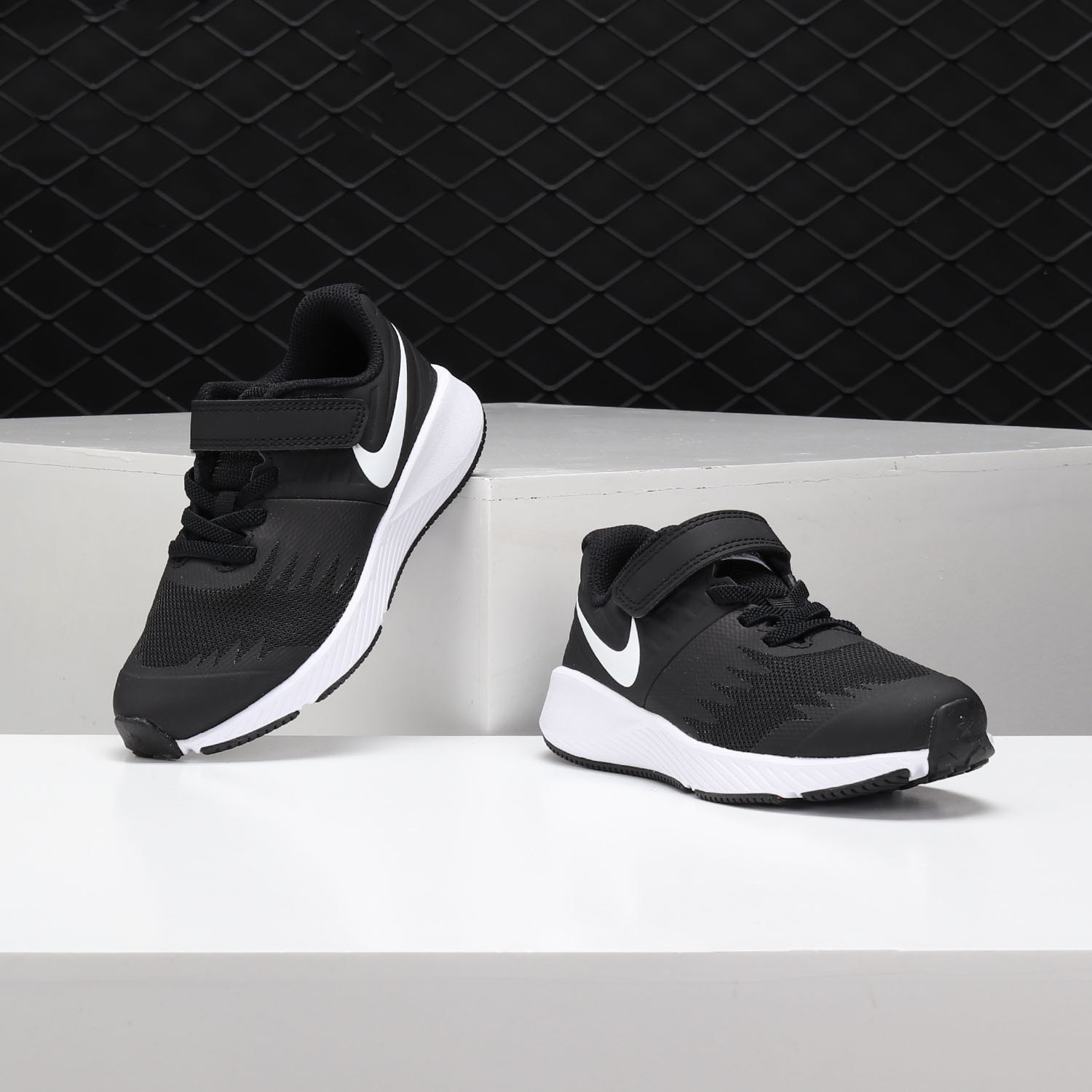 耐克大童时尚低帮跑步运动鞋