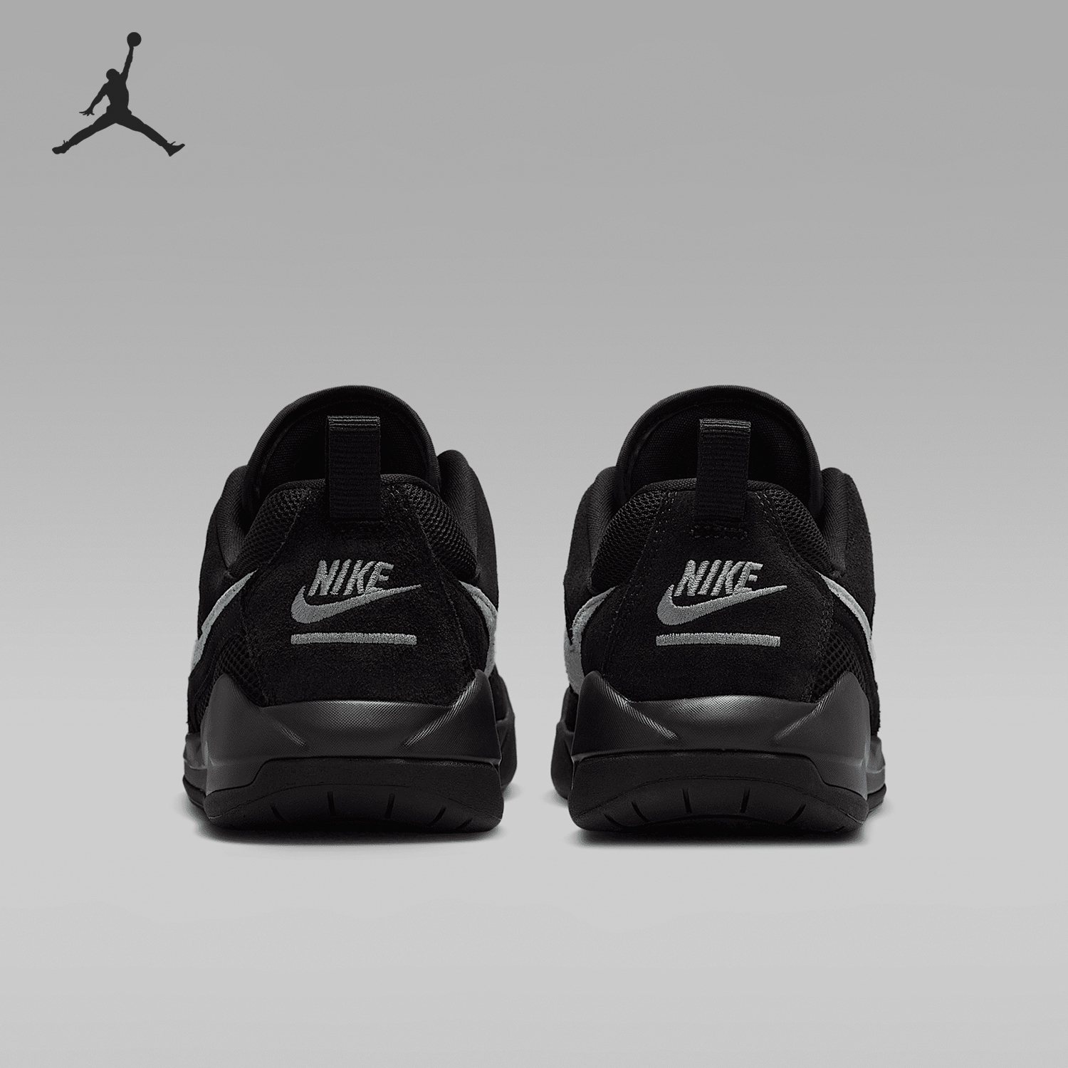 耐克男士低帮缓震耐磨经典运动鞋