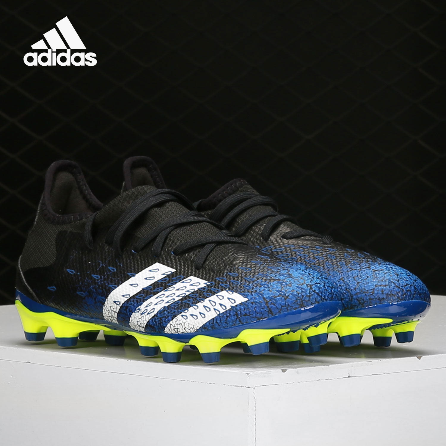 Adidas/阿迪达斯正品男子新款猎鹰 .3 L MG钉人草足球鞋FZ3705