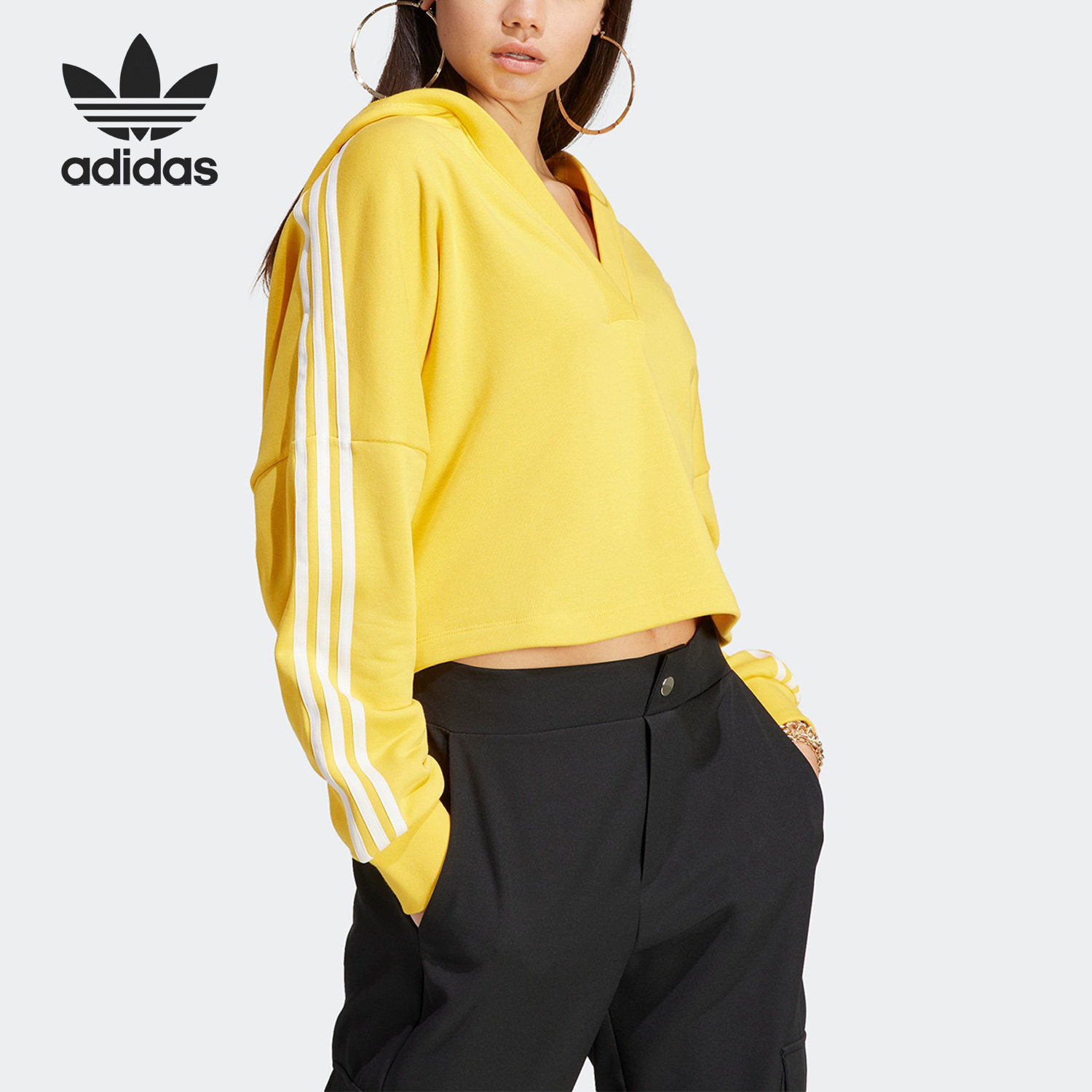 阿迪达斯女子运动卫衣
