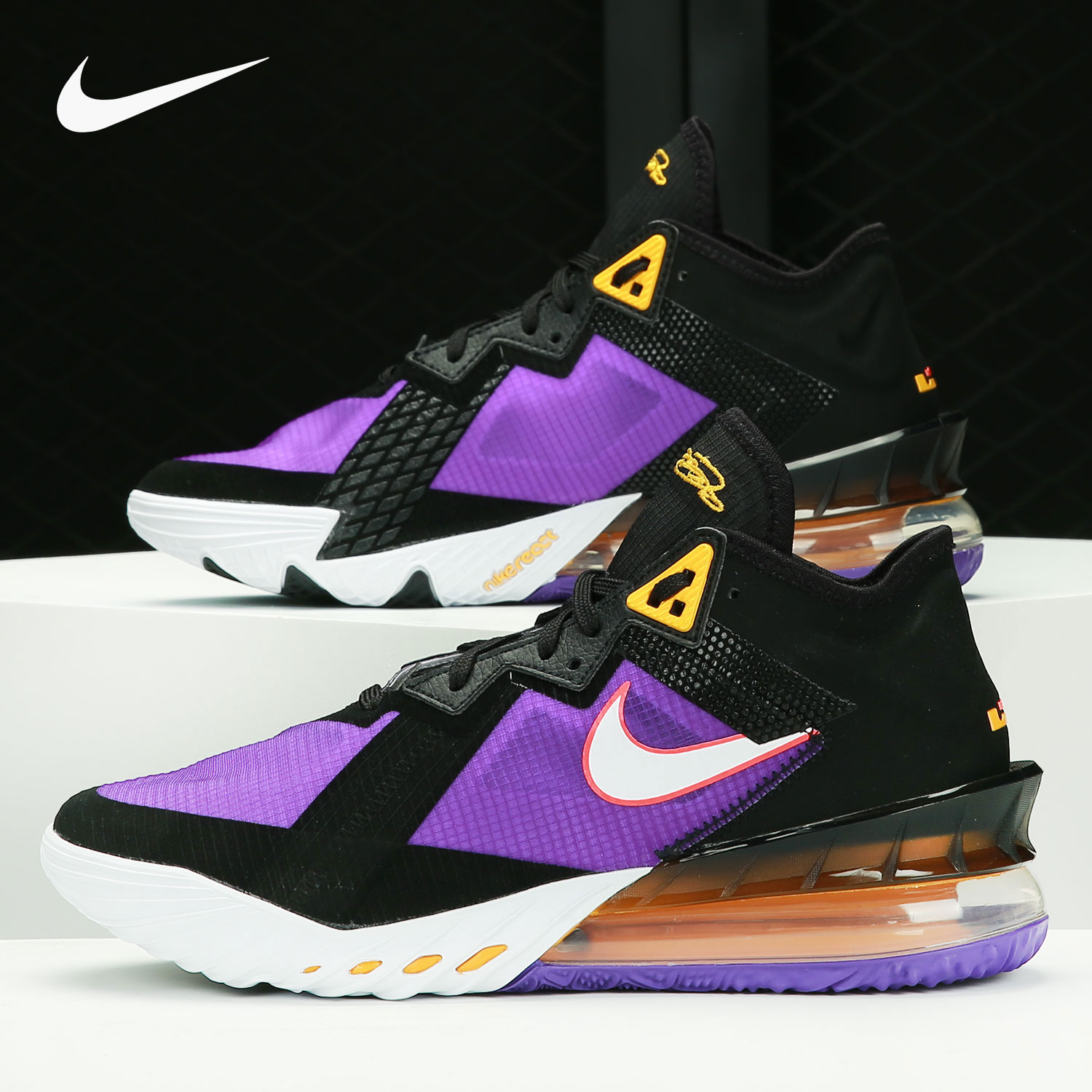 耐克LEBRON18男子气垫篮球鞋
