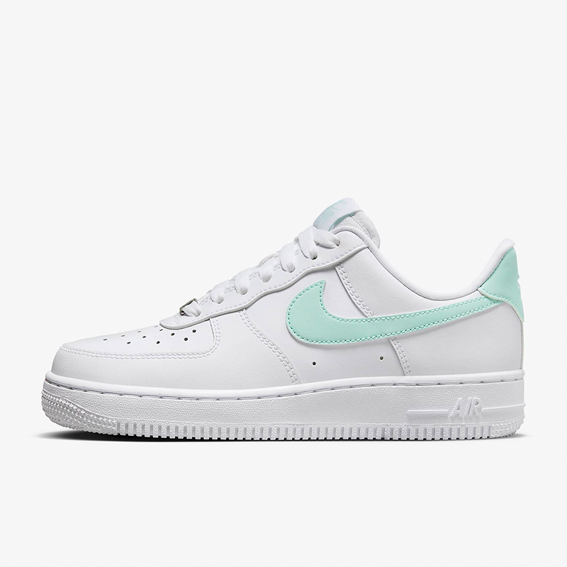 耐克女士耐磨低帮休闲运动板鞋