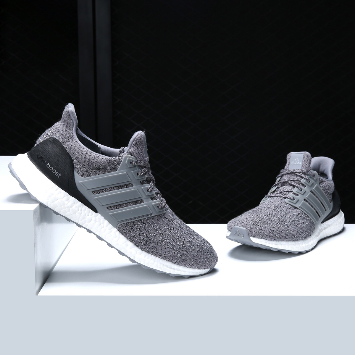 Adidas/阿迪达斯正品 新款BOOST爆米花运动休闲跑步鞋 S82023