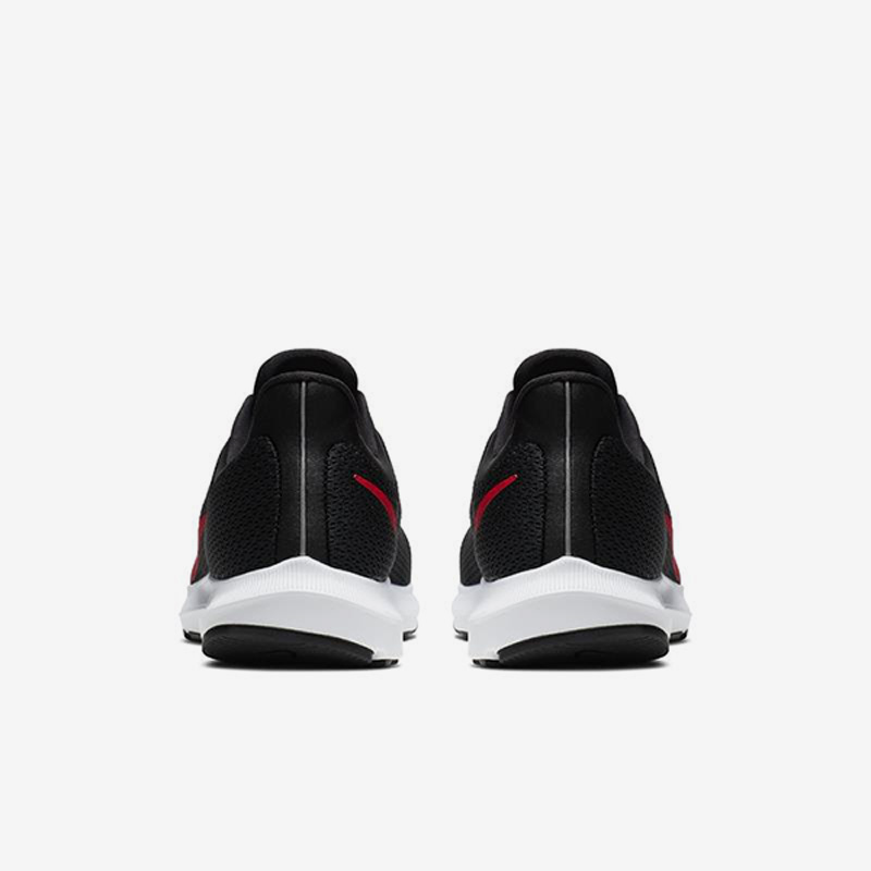 耐克春季男子低帮透气跑步鞋