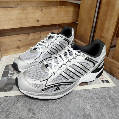 阿迪达斯男女运动跑步鞋