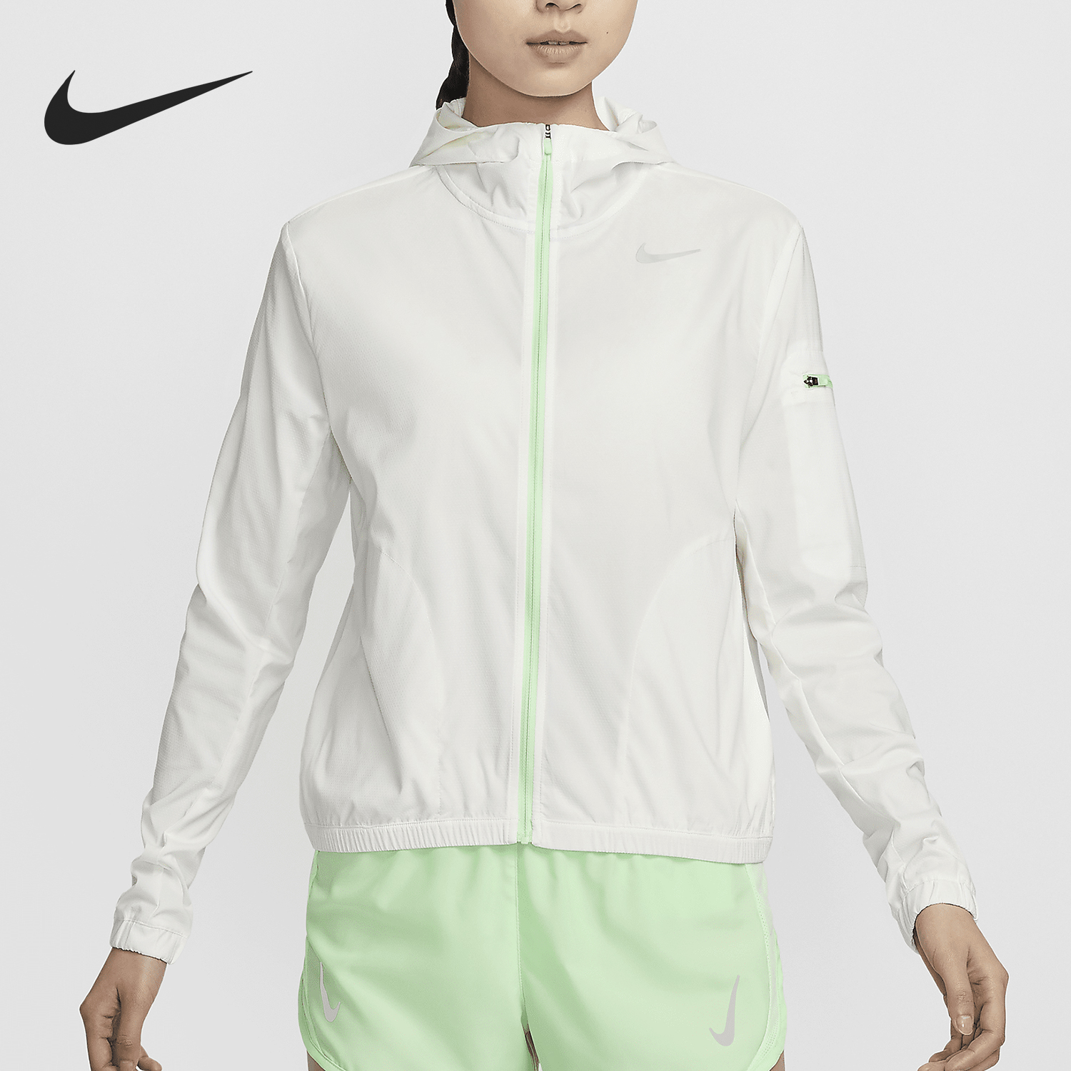 耐克女士拒水连帽跑步夹克