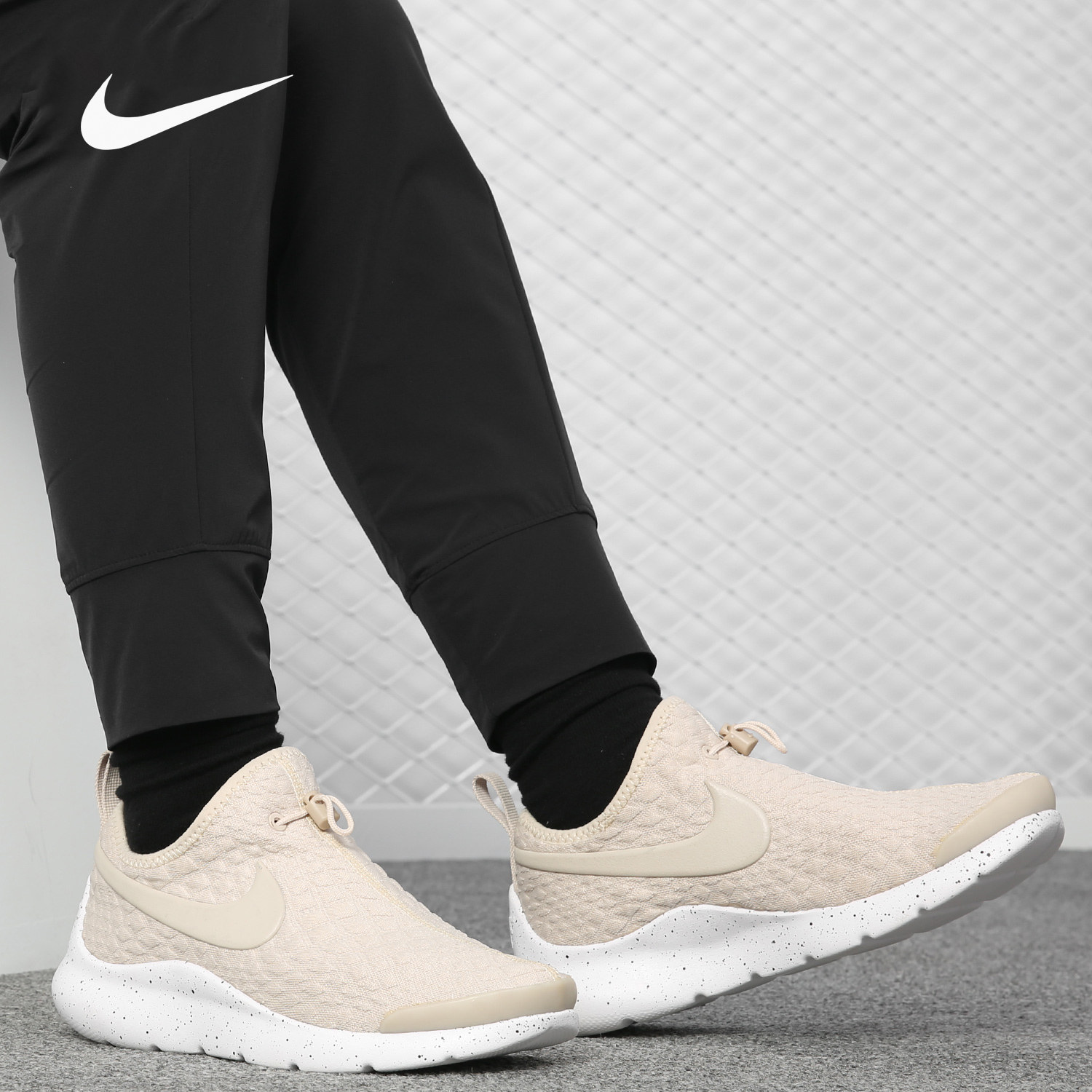 Nike/耐克正品 新款 APTARE一脚蹬泼墨休闲女鞋 881189,运动鞋new,运动休闲鞋,淘宝优惠券,粉丝福利购,淘宝优惠卷