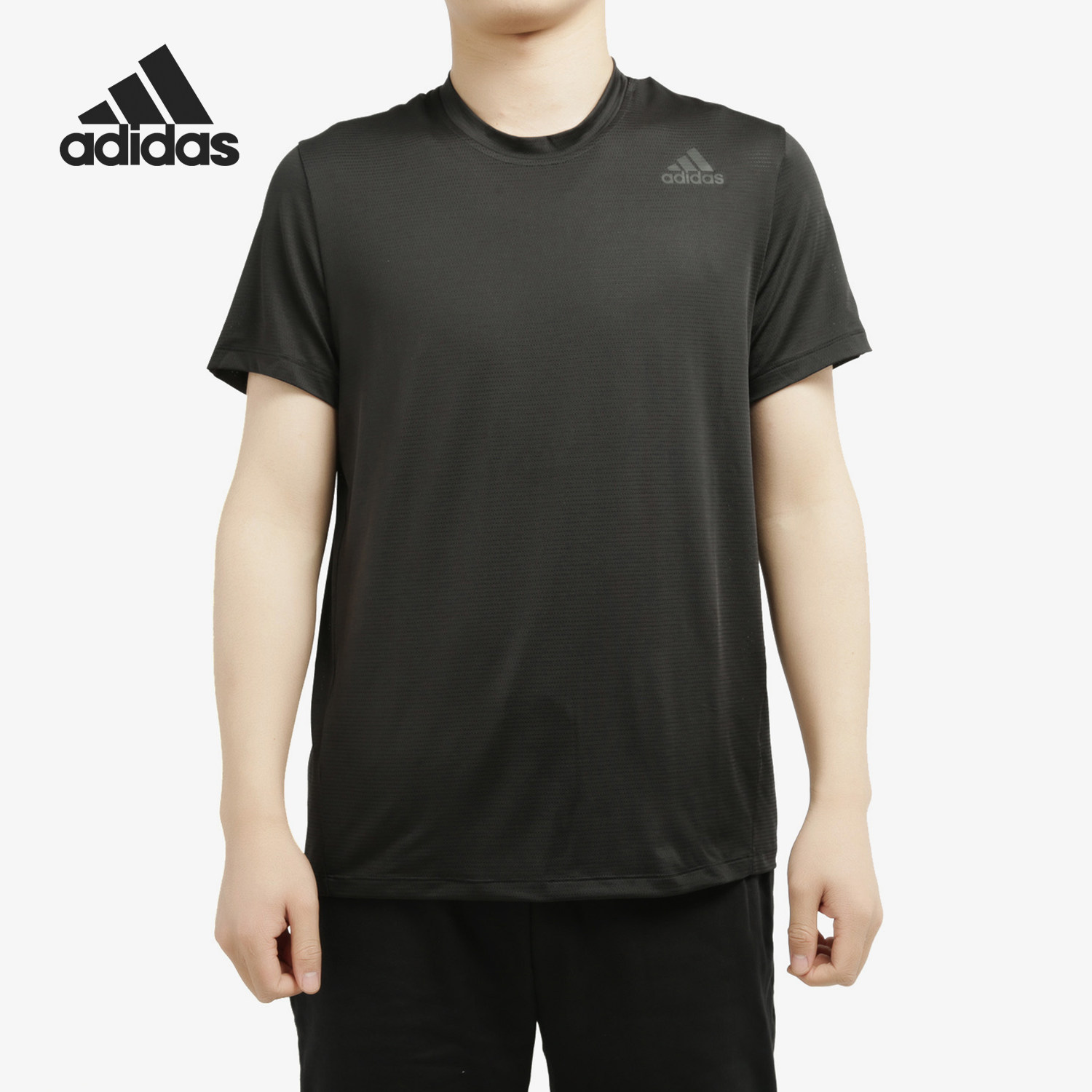 阿迪达斯男士宽松透气圆领短袖