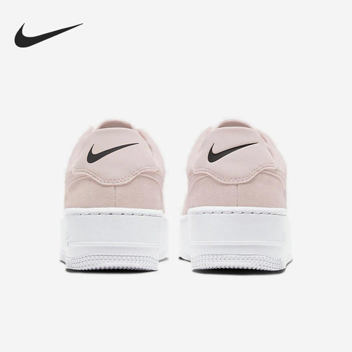 耐克女子空军一号经典板鞋