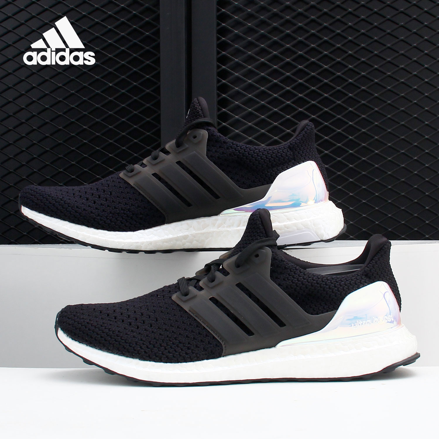 Adidas/阿迪达斯透气跑步鞋