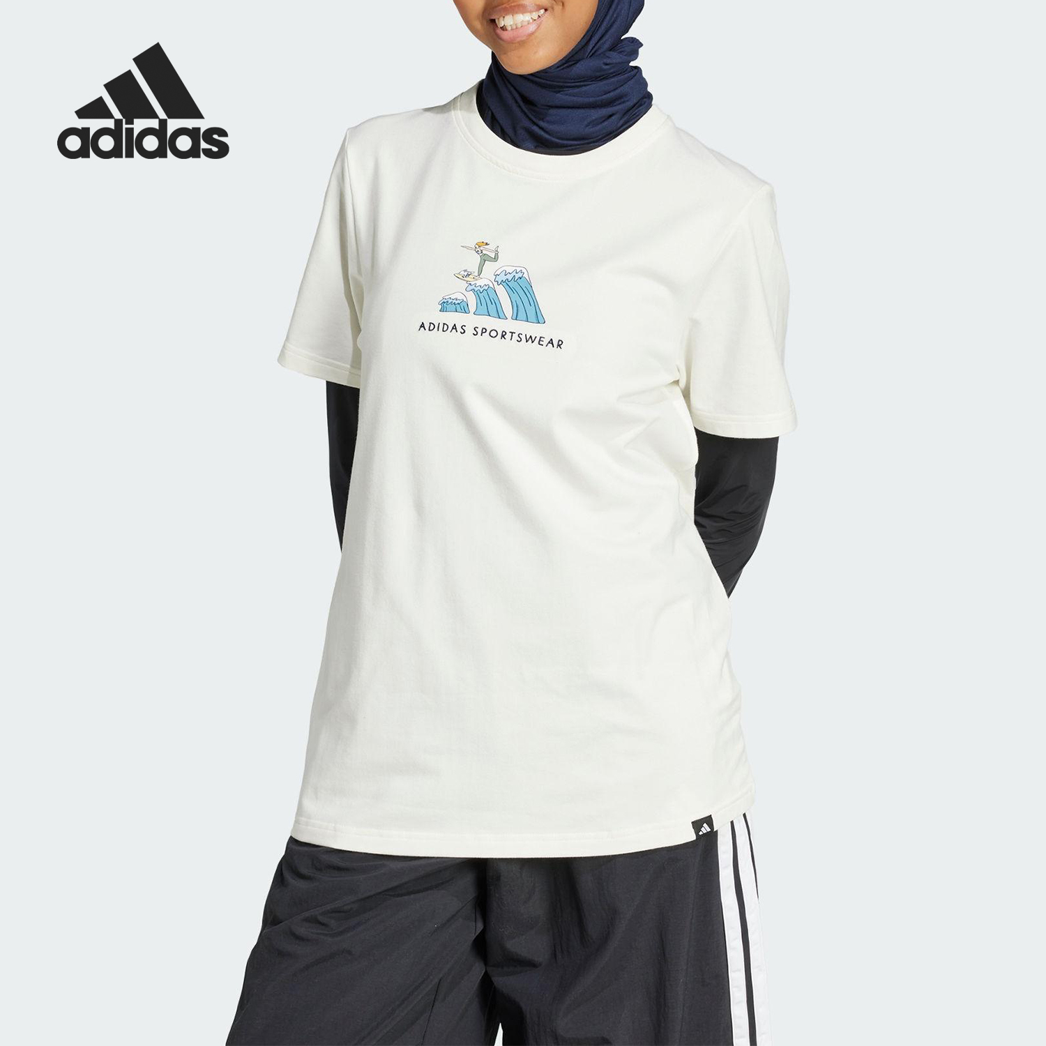 阿迪达斯女士针织印花宽松T恤