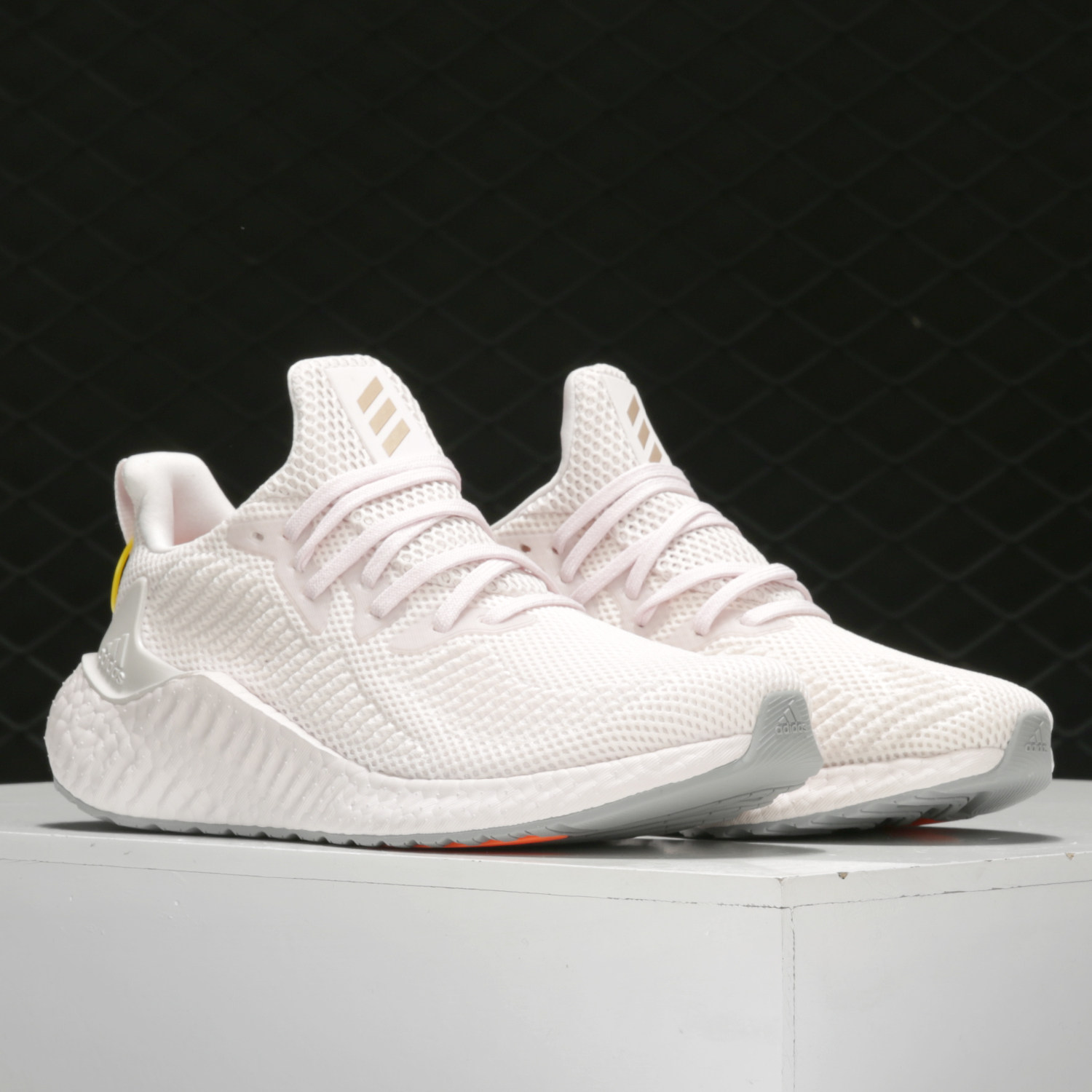 阿迪达斯ALPHABOOST男女跑步鞋