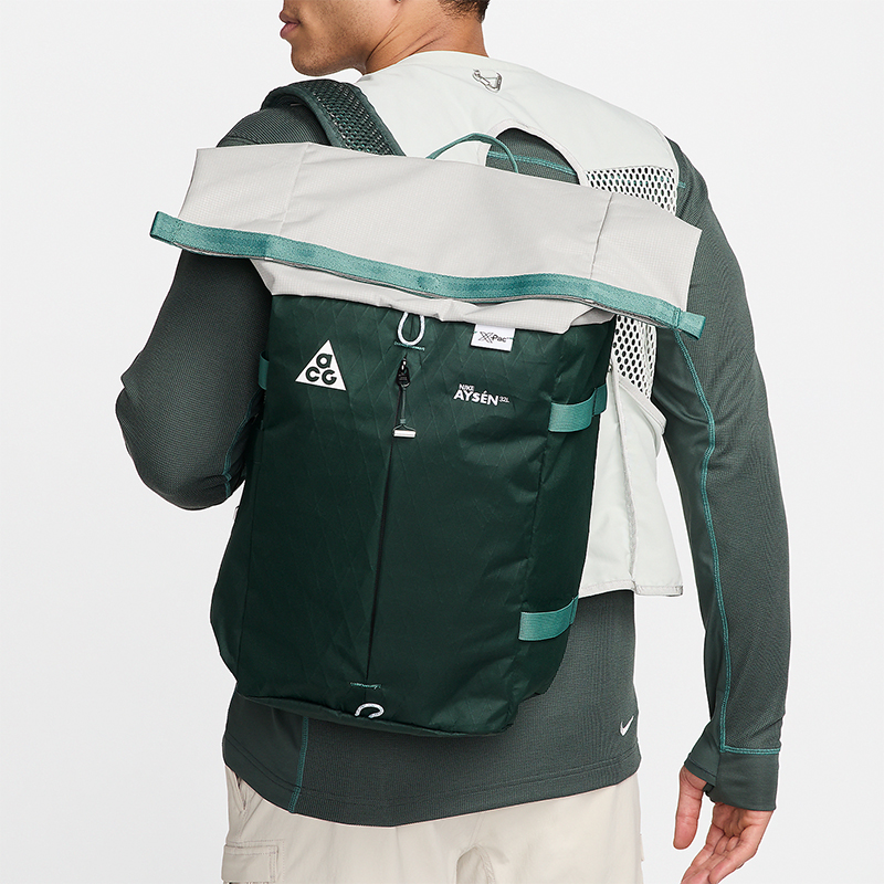 耐克男女轻便户外运动休闲双肩包