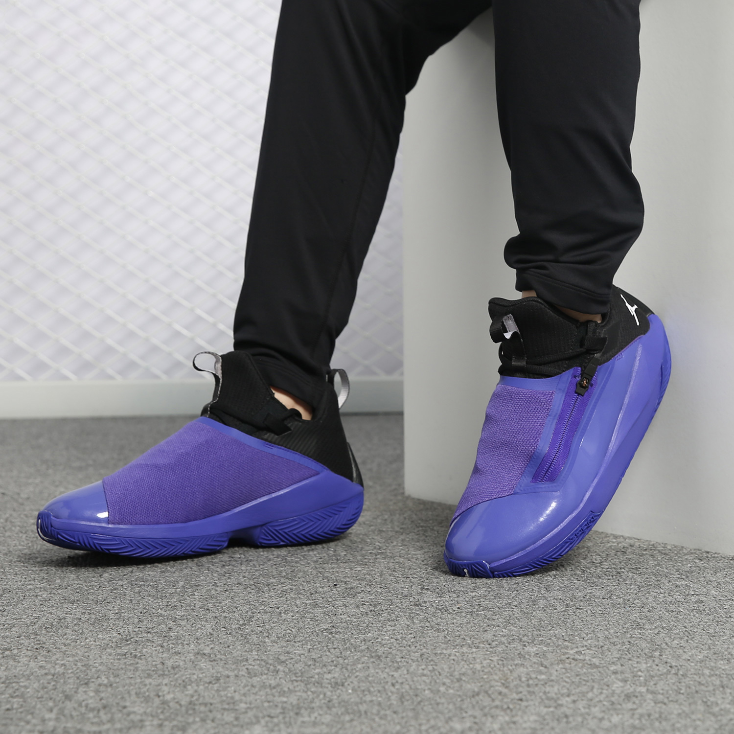 耐克男子涂鸦气垫缓震威少篮球鞋