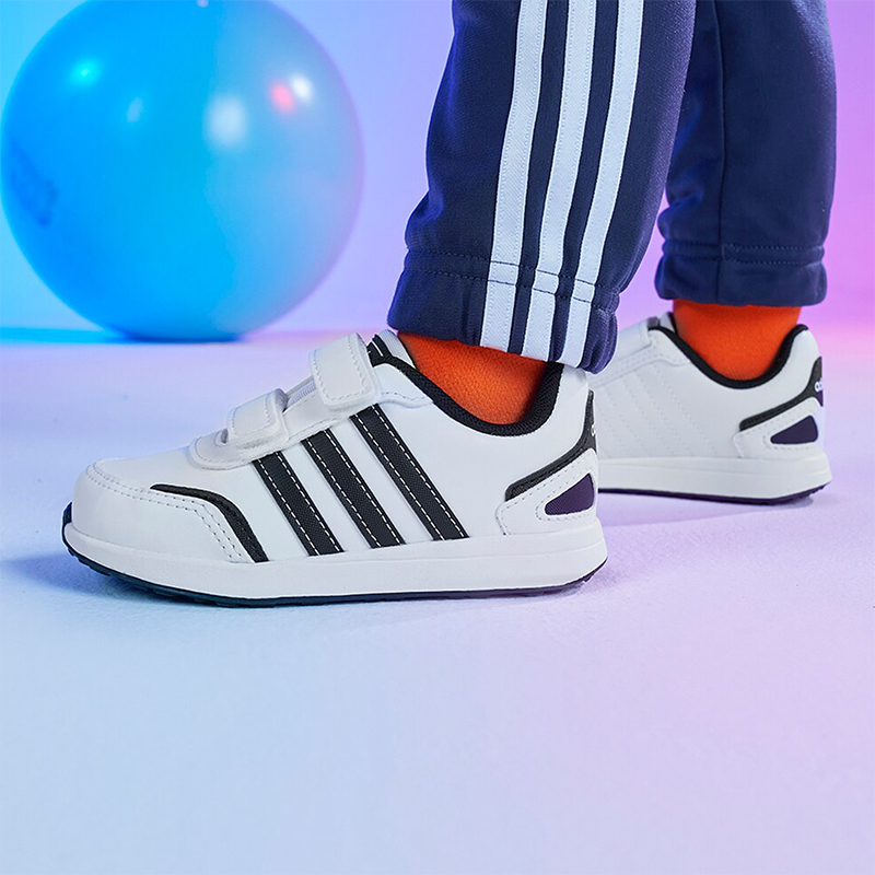阿迪达斯婴童
魔术贴经典运动鞋