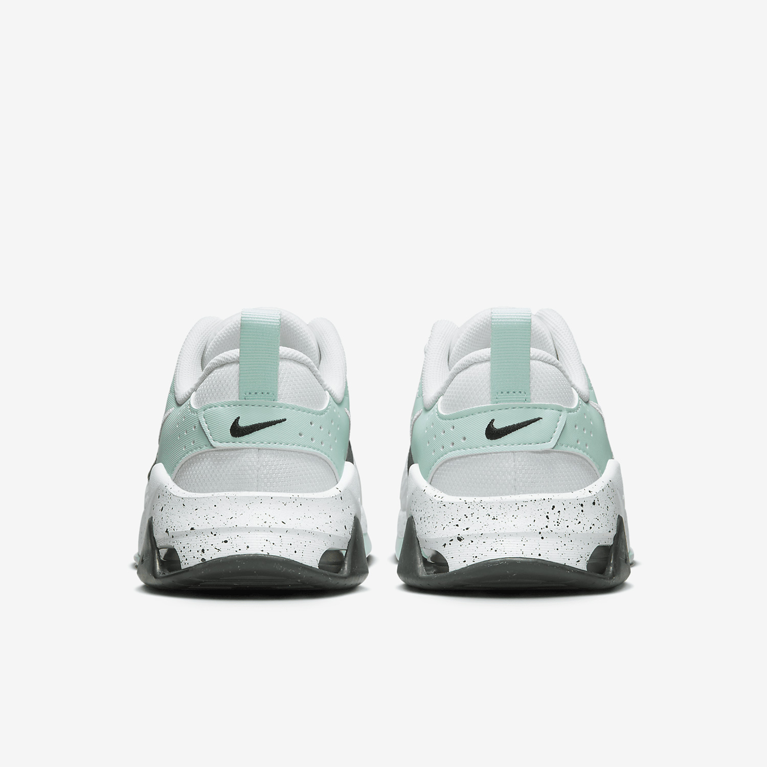 耐克女子耐磨低帮训练鞋