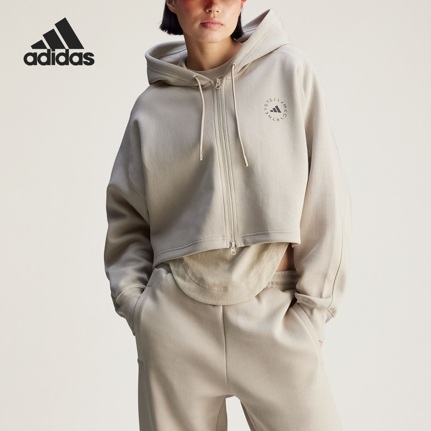 阿迪达斯女士连帽夹克外套