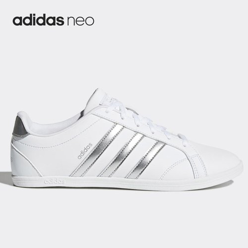 阿迪达斯女子舒适运动板鞋