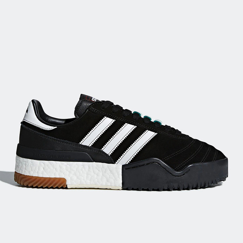 阿迪达斯新款休闲运动鞋三叶草