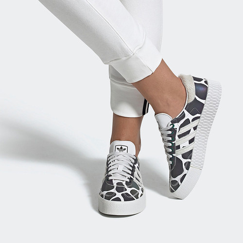 Adidas/阿迪达斯正品三叶草女士时尚潮流运动休闲板鞋FV4057