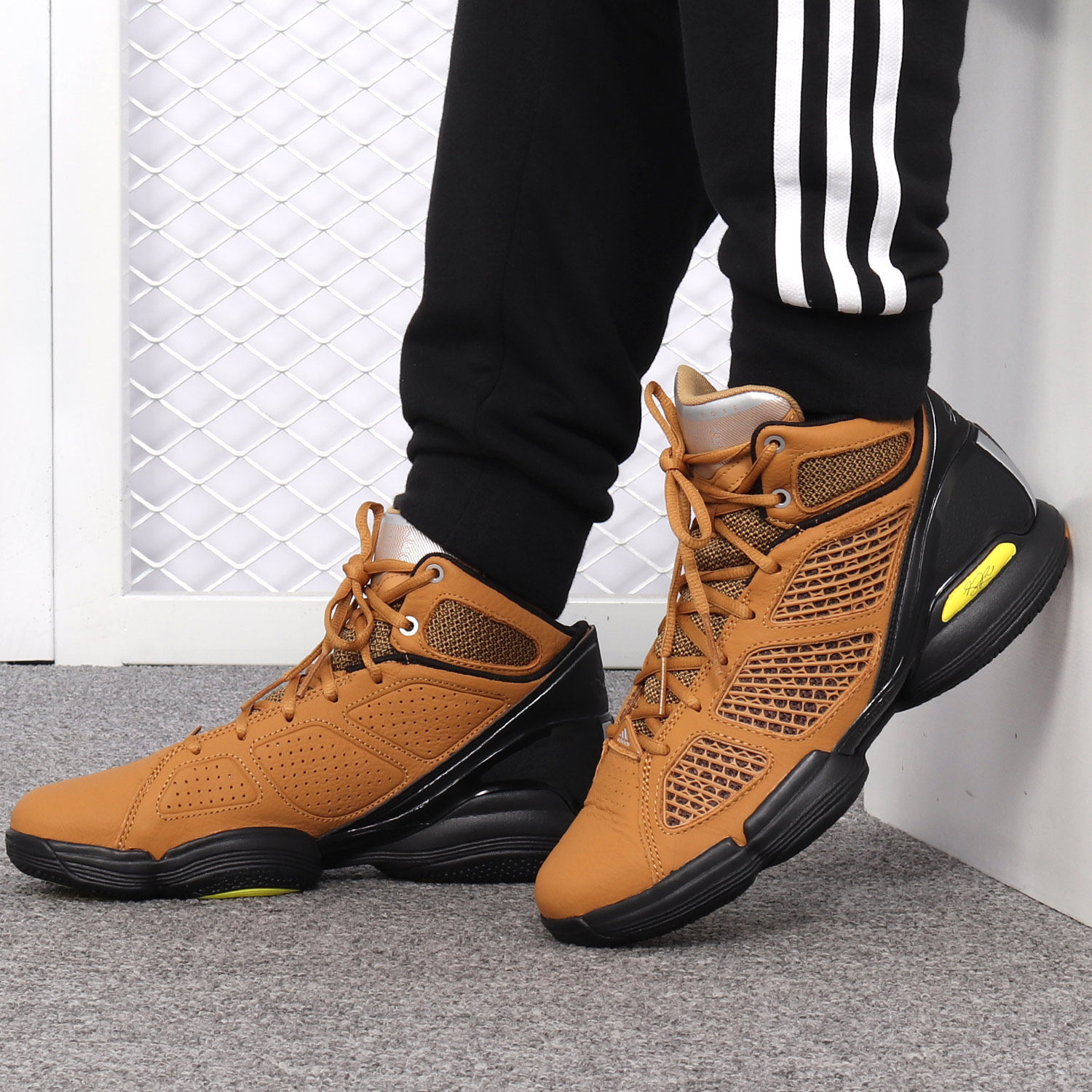 Adidas/阿迪达斯正品 新款男子Rose罗斯场上运动篮球鞋BB9305