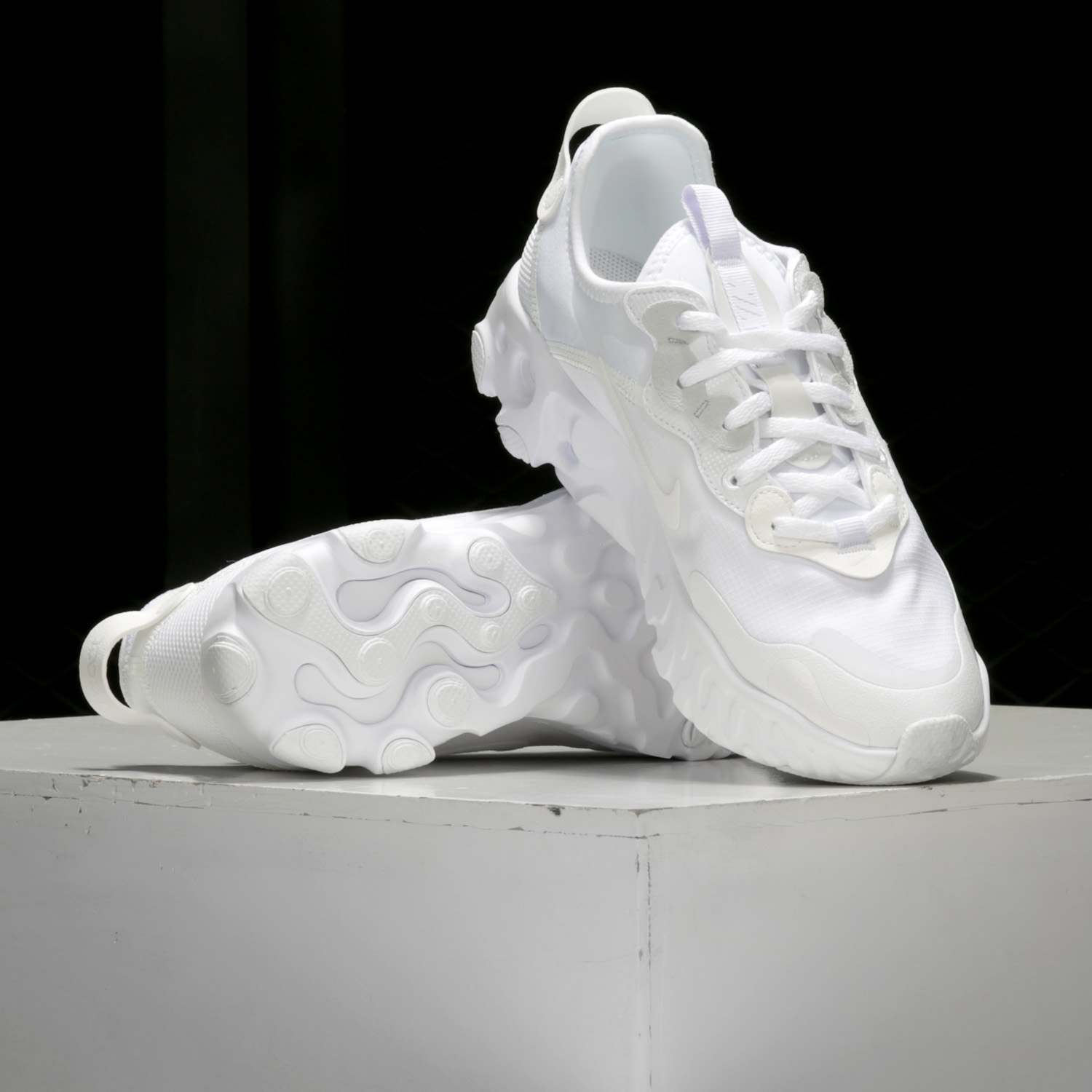 耐克REACT女子缓震跑步运动鞋