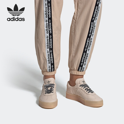 ADIDAS三叶草女子休闲鞋板
