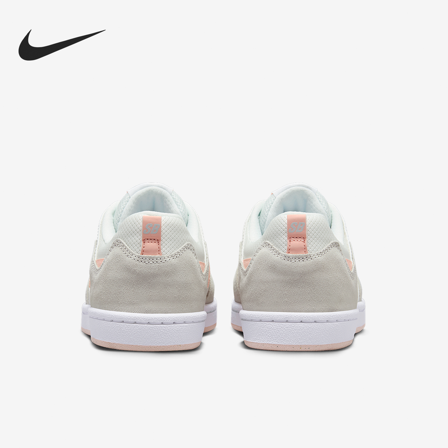 耐克女士低帮系带耐磨运动板鞋