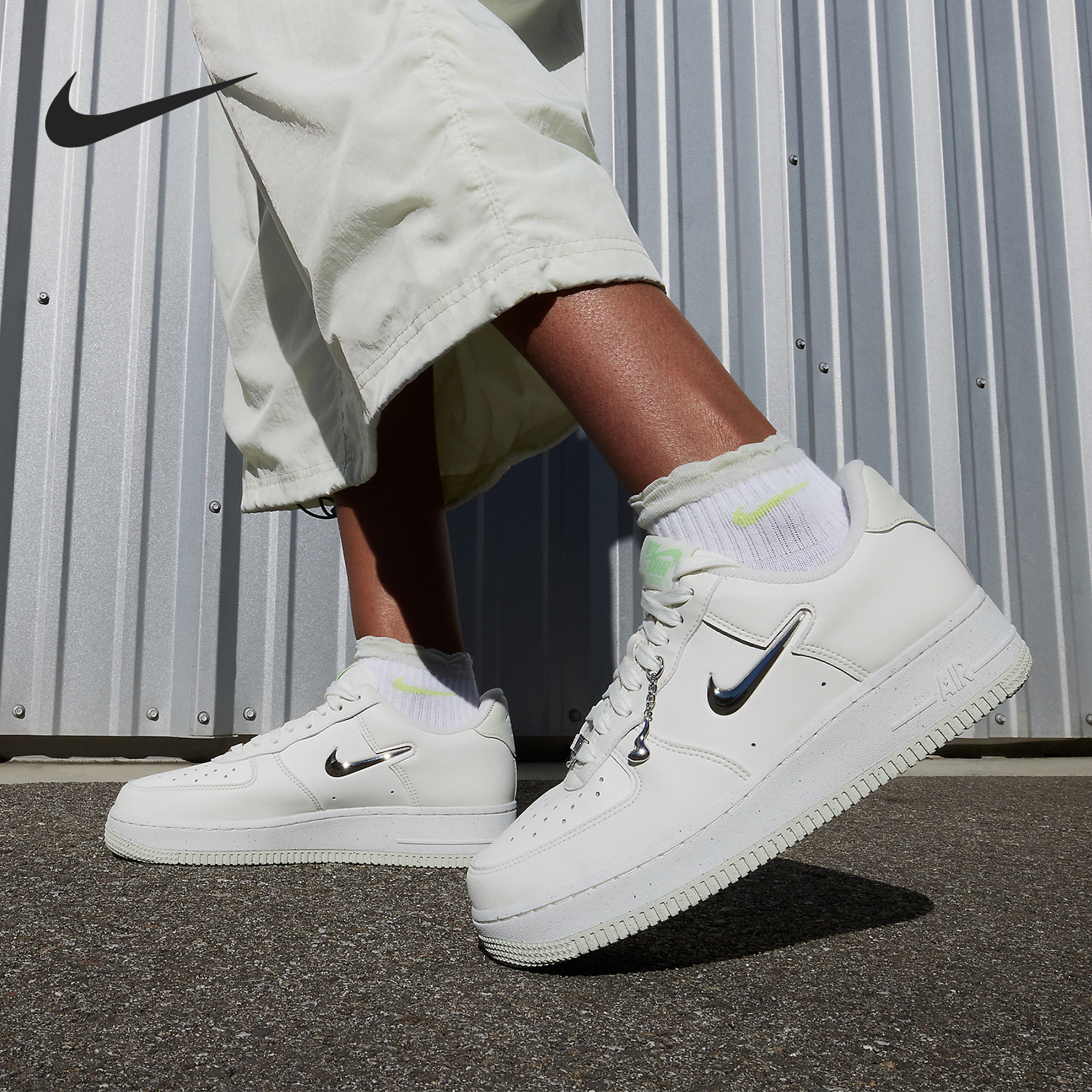 Nike/耐克女士耐磨低帮运动鞋