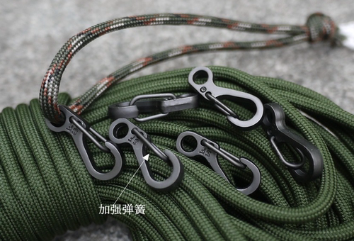 材质经典简洁迷你弹簧快挂钥匙扣