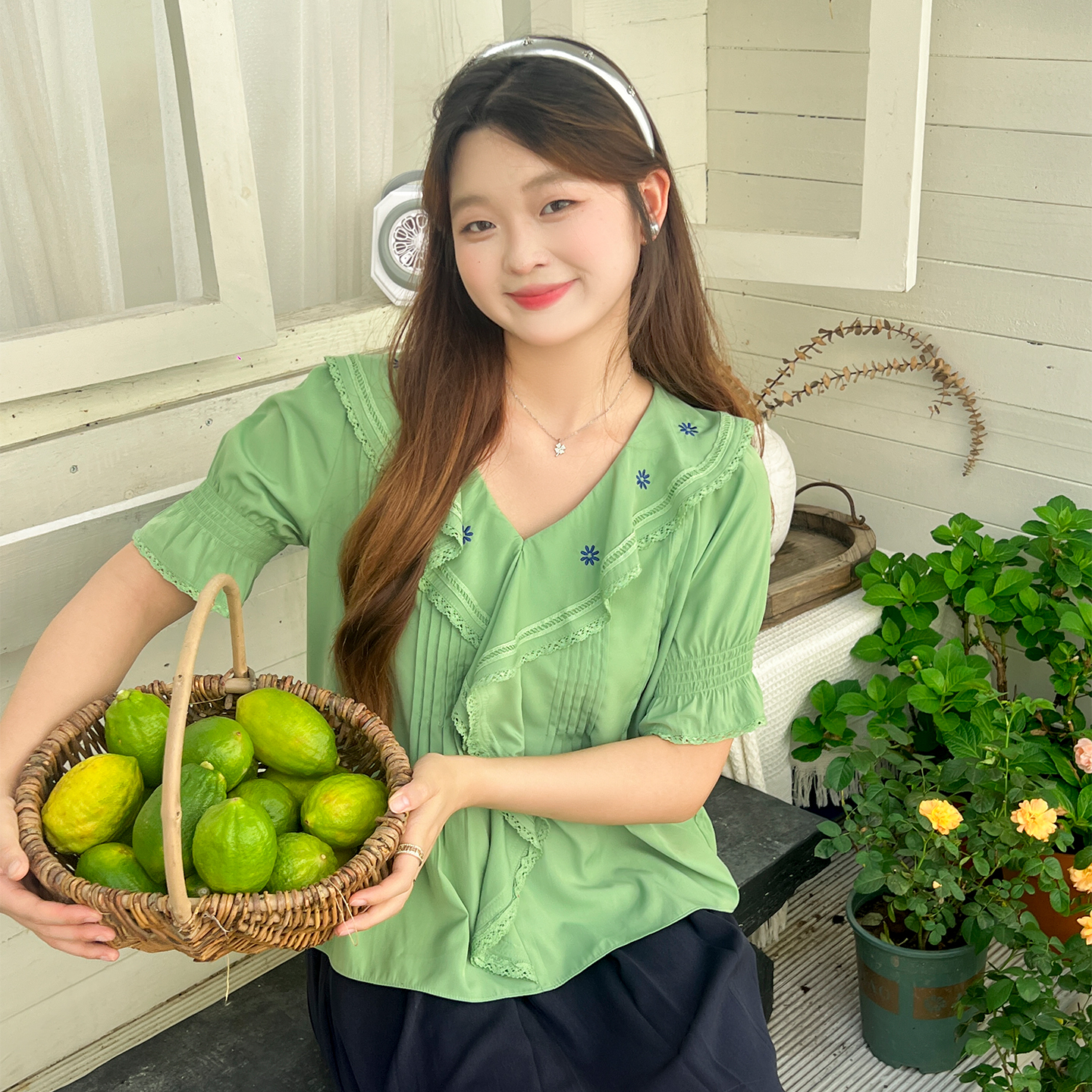 DM100大码百分百女装夏季胖mm清新绿色宽松上衣V领刺绣荷叶边衬衫