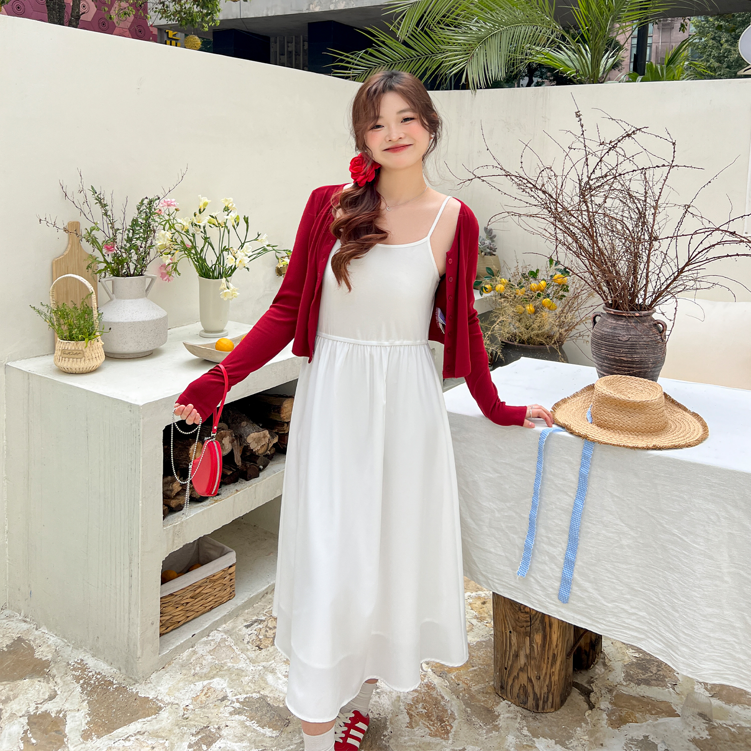 DM100大码百分百2025夏季新款女装修身小白裙打底温柔吊带连衣裙