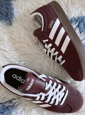 阿迪达斯男女鞋春季新款酒红色情侣复古板鞋低帮耐磨德训鞋JR8318