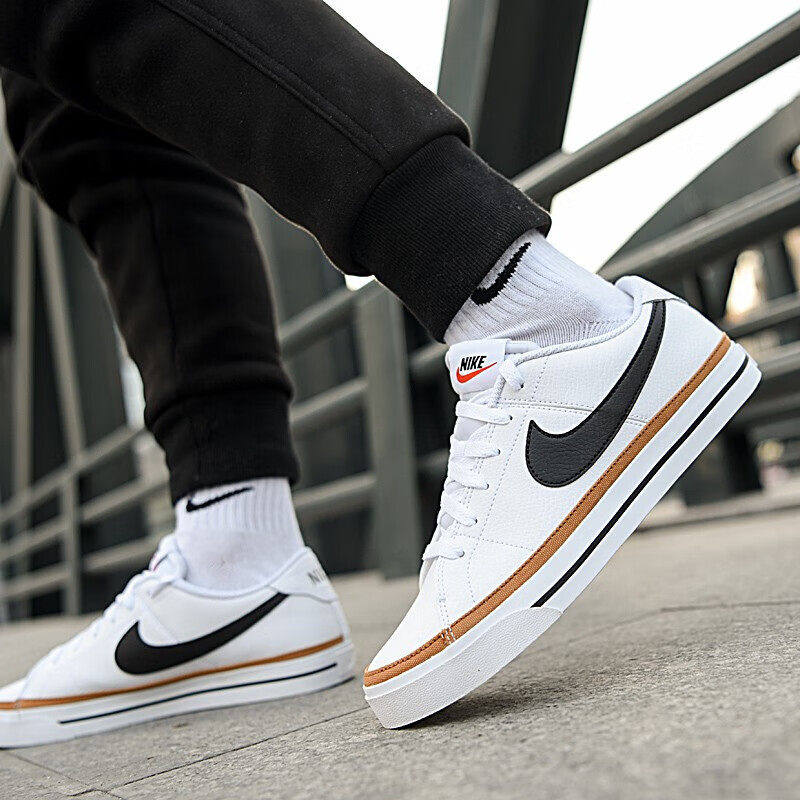 Nike耐克正品白色低帮滑