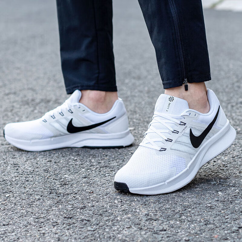 Nike耐克小白鞋男鞋正品男士跑鞋春季白色运动鞋缓震跑步鞋DR2695