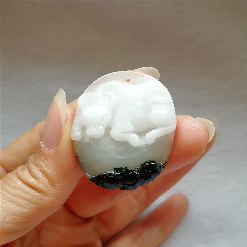 正品天然玉石南阳独山玉生肖牛玉佩扭转乾坤吊坠独玉蝙蝠玉坠特价