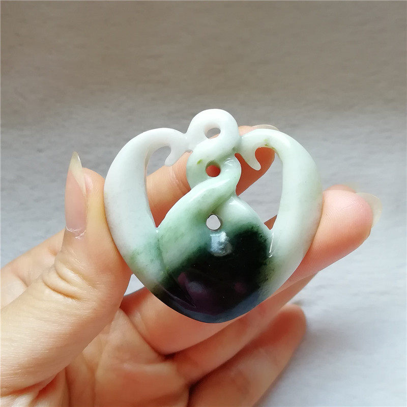 收藏天然玉独山玉吊坠南阳玉独玉心形玉佩心心相印挂件毛衣链直播