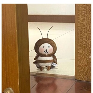 网红款chiikawa自嘲熊白熊毛绒公仔玩偶包包挂件搞怪换装蟑螂公仔