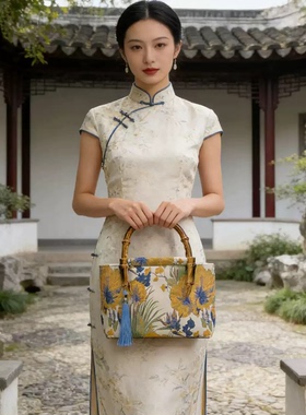 Wo Piao Liang新中式流苏款式花卉刺绣托特包女国风竹节手提包