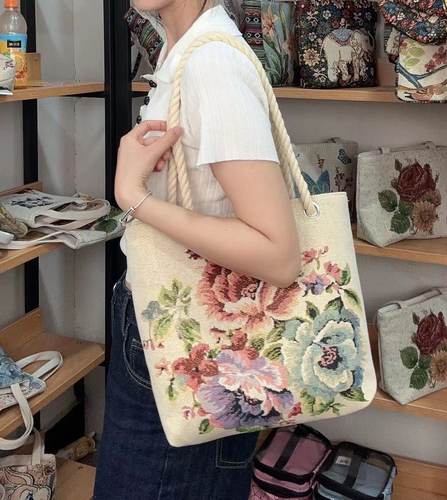 无时尚牡丹刺绣帆布大容量