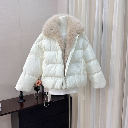 ICELOLLY版型好看短款毛领羽绒服白色派克服女冬巨好看的冬装外套